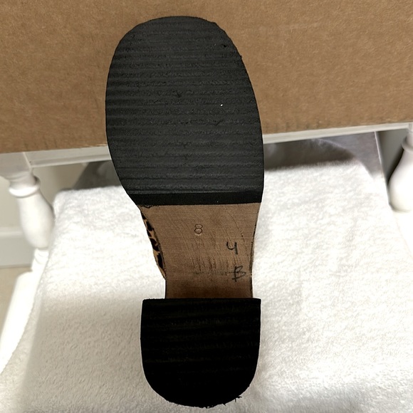 Riverstone size 8 Animal print slip on clogs. - Picture 5 of 11